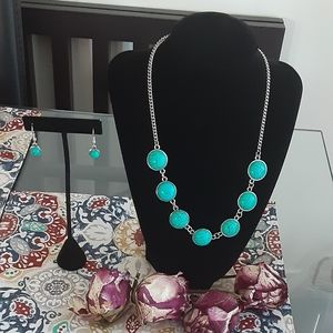 PAPARAZZI Earring and Neclace Set